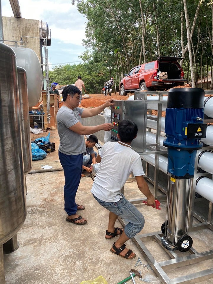 Lắp hệ thống RO 10 khối nước 1H CTY cao su B&igrave;nh Phước